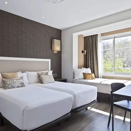 Otel Acta Splendid 3*