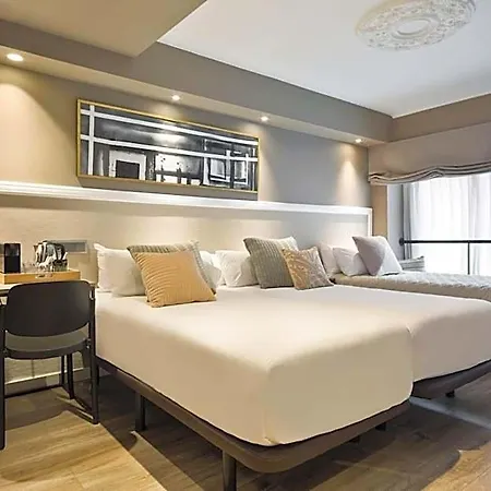 Otel Acta Splendid 3*