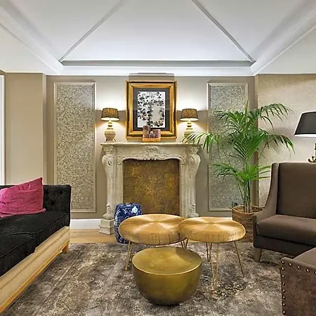 Otel Acta Splendid 3*