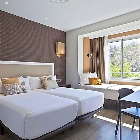 Otel Acta Splendid 3*