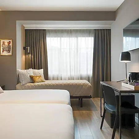 Otel Acta Splendid 3*